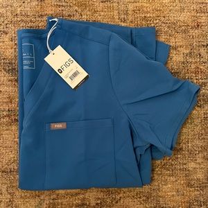 figs catarina one pocket top